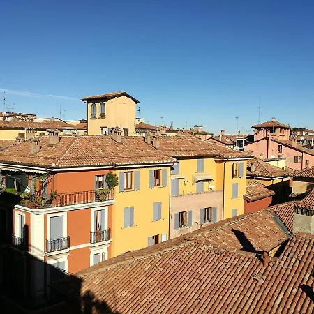 Piazza San Martino Apartment